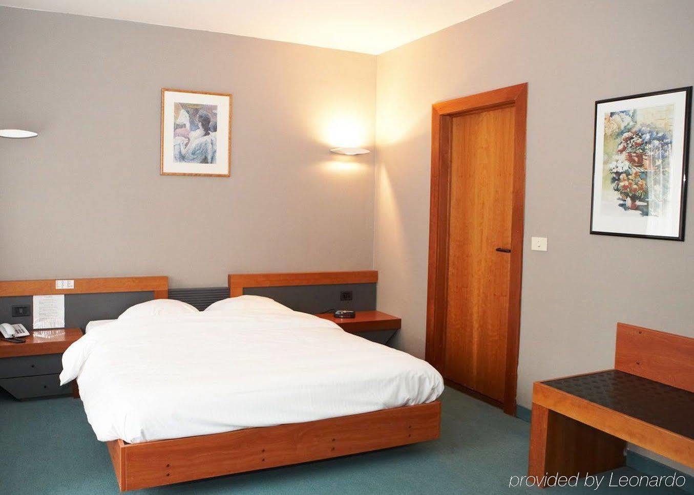 Hotel Cortina Wevelgem Habitación foto